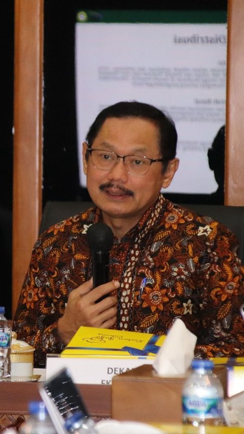 Dekan Fakultas Kedokteran (FK)&nbsp;Universitas Airlangga (Unair) Surabaya,&nbsp;Budi Santoso dicopot dari jabatannya per 3 Juli lalu.