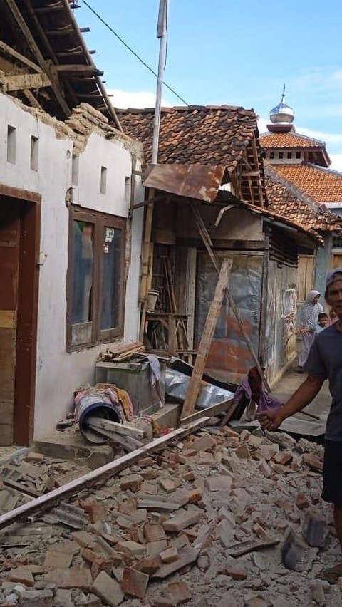 Gempa Darat Batang Merusak 49 Rumah, Pemda Tetapkan Status Tanggap Darurat