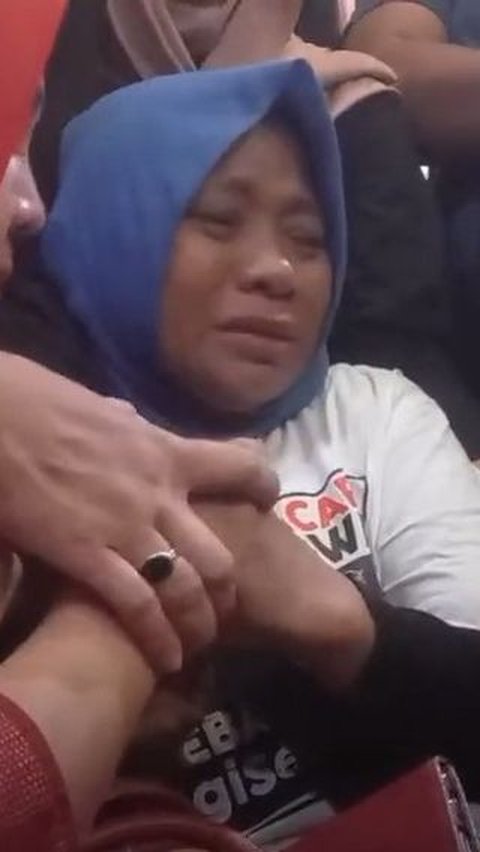 Mendengar Putusan Hakim, Isak Tangis Ibunda Pegi Setiawan Pecah di PN Bandung