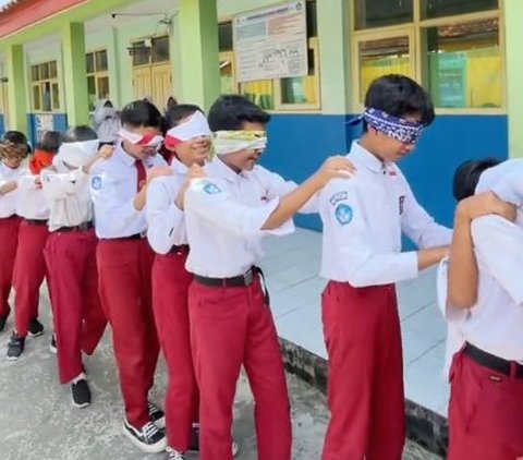 Makan Bersama hingga Dapat Surat Cinta dari Guru, Momen Para Murid Dapat Kejutan Kelulusan Ini Curi Perhatian