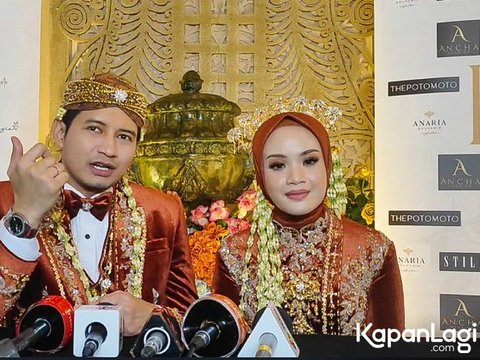 Kini Sudah Menjadi Pasangan Suami Istri, ini Potret Bahagia Chand Kelvin dan Dea Sahira di Momen Pernikahan