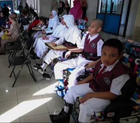 FOTO: Keceriaan Siswa SLB YPAC Jakarta di Hari Pertama Mengikuti Kegiatan Sekolah