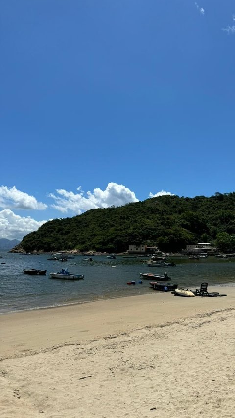 Explore the 'Flat' Island of Peng Chau, a Hidden Paradise in Hong Kong