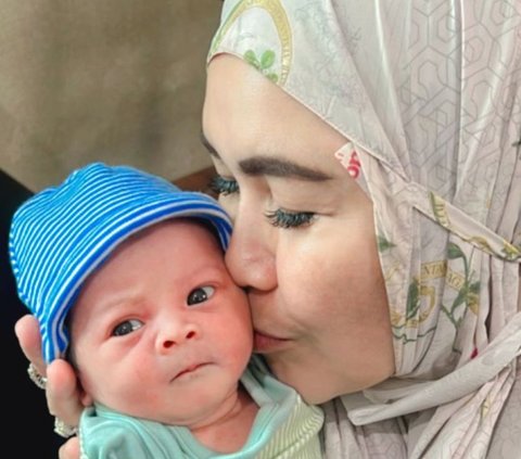 10 Momen Bahagia Syifa Adik Ayu Ting Ting yang Baru Melahirkan Anak Kedua, ini Potret Bayinya yang Lucu dan Menggemaskan