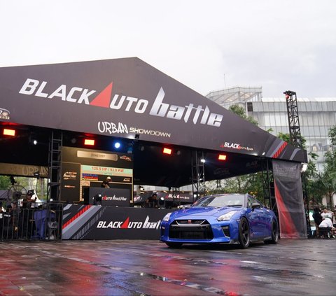 Black Auto Battle berhasil menjaring 45 mobil modifikasi yang merupakan Premium Car yang banyak diminati.