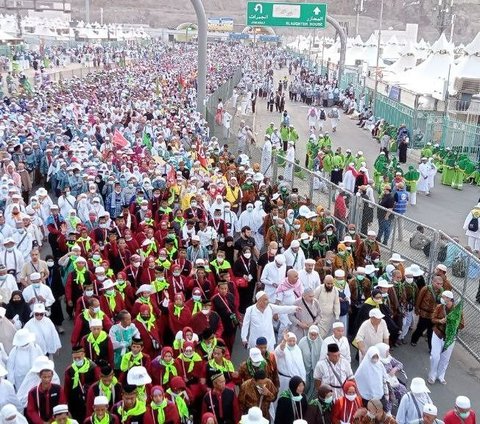 Stranded Pilgrims for 28 Hours, Ministry of Religious Affairs Considers Removing Garuda for Next Year's Hajj Flights