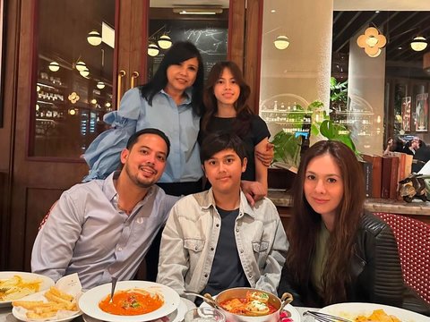 Potret Cantik London Abigail Anak Wulan Guritno & Adila Dimitri di Momen Ultah ke-14, Kedua Orang Tua Kompak Hadir