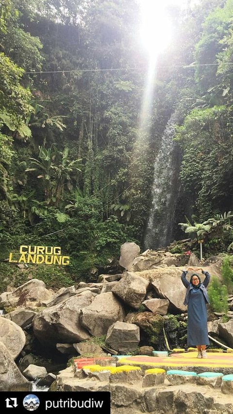 Mengunjungi Curug Landung, Air Terjun Tinggi di Kuningan yang Punya 300 Anak Tangga