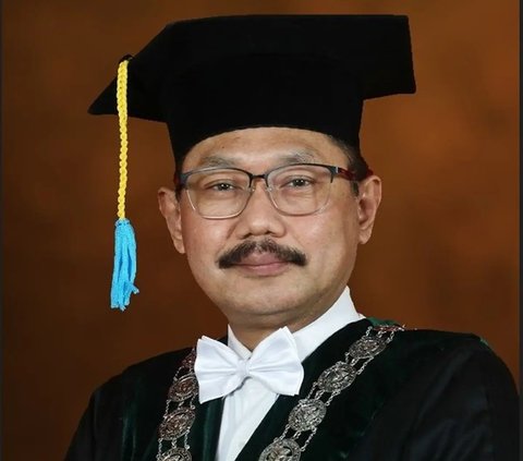 Formerly Dismissed Allegedly for Rejecting Foreign Doctors, Budi Santoso Reappointed as Dean of the Faculty of Medicine, Airlangga University