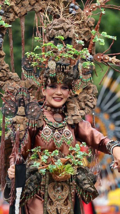 Akhir Pekan Ini, Parade Kostum Etnik Kontemporer Banyuwangi Ethno Carnival Digelar