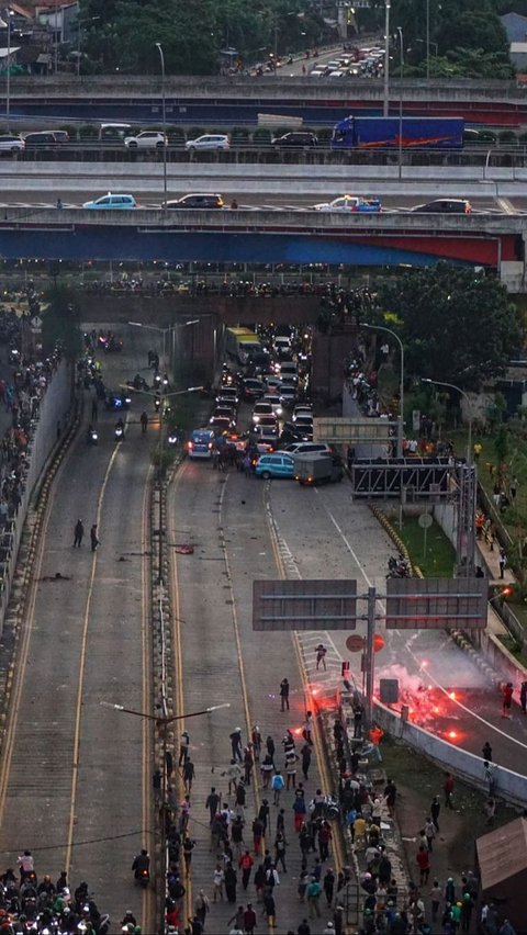 Tawuran Antar Warga Pecah di Bassura Jaktim, hingga Timbulkan Kemacetan