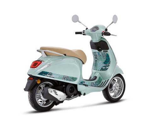 Piaggio Indonesia Perkenalkan Vespa Primavera Batik