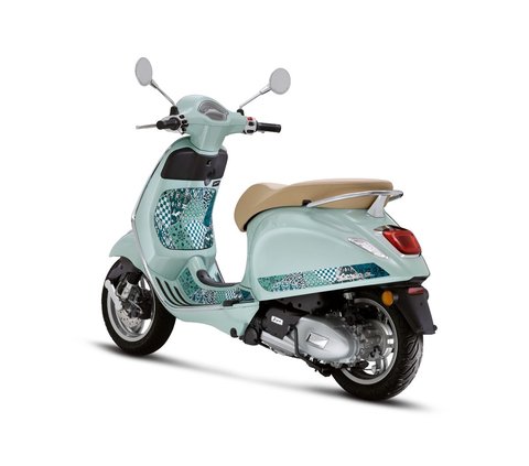 Piaggio Indonesia Perkenalkan Vespa Primavera Batik