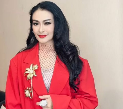 Lebih Memilih Perawatan Ketimbang Oplas, Iis Dahlia Semakin Cantik dan Dipuji Keluarga