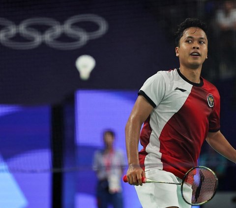 FOTO: Tersingkir dari Olimpiade 2024, Ini Penampilan Sengit Anthony Ginting Saat Lawan Wakil Prancis Sampai Gim Ketiga