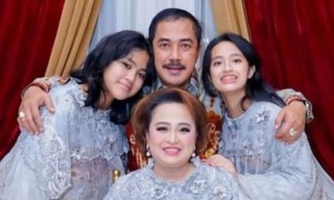 Pesan Istri Wakapolri saat Antar Anak Jalani Pendidikan di Inggris, 'Jangan Lupa Sholat Nak'