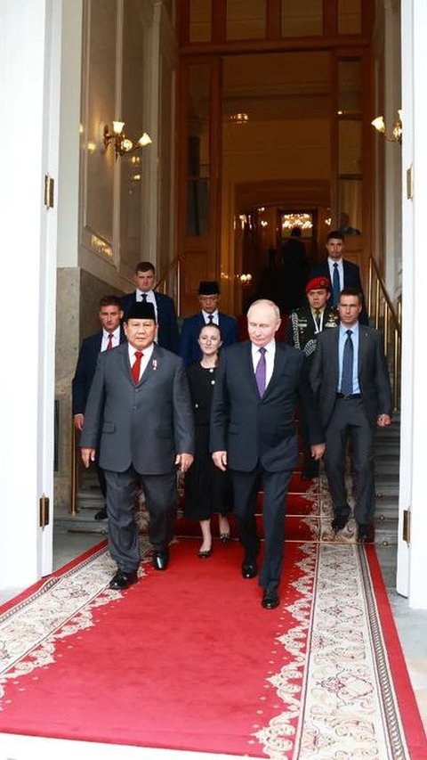 Momen Putin Acungkan Jempol Untuk Prabowo, Bahas Bantuan Rusia Saat Indonesia Susah<br>