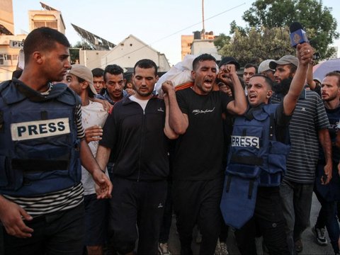 FOTO: Biadab! Israel Bom Dua Jurnalis Al Jazeera saat Sedang Liputan di Gaza