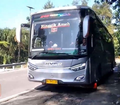 Kenalan dengan Silvia Mahlina Ibu Tiga Anak di Balik Kemudi Bus Jakarta – Padang, Belajar Mengemudi Truk saat SMA