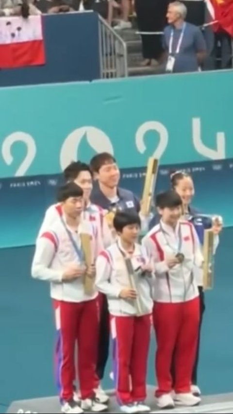 Rare Moment of North and South Korean Athletes Taking a Photo Together at the 2024 Paris Olympics