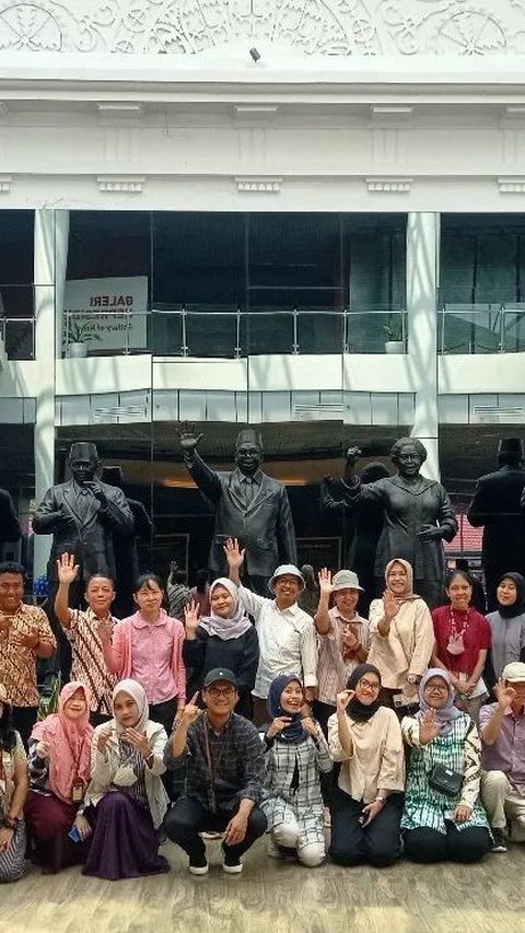 Belajar Sejarah Sambil Liburan, Ada Nih Komunitas Penggemar Sejarah Bogor Historical Walk