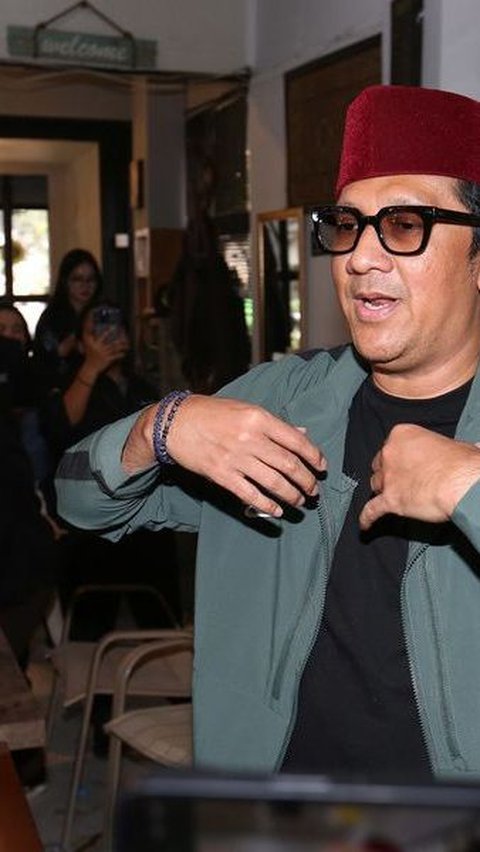 Divorce Lawsuit Against His Wife, Andre Taulany Predicted to Get Close to a Young Woman, Ayu Ting Ting's Name Also Dragged In