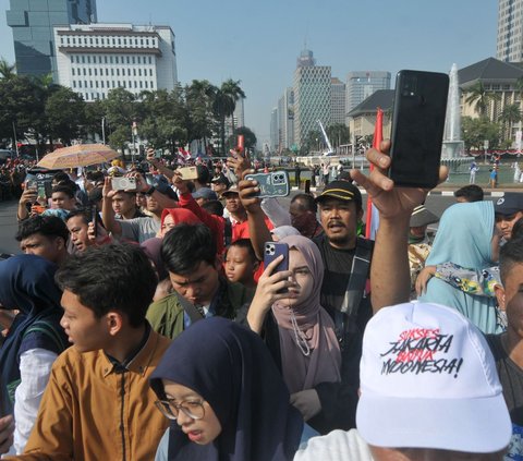 FOTO: Antusiasme Ribuan Warga Saksikan Kirab Bendera Merah Putih dan Naskah Proklamasi Menuju IKN