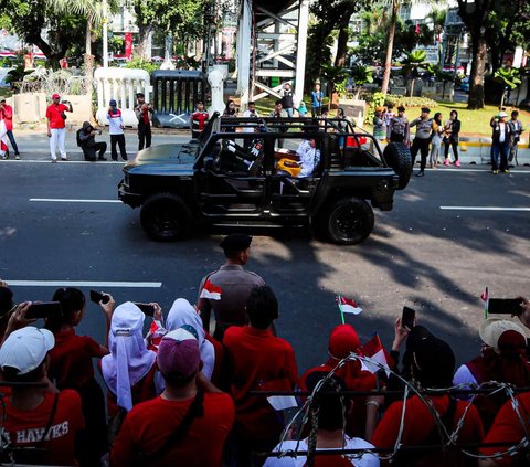 FOTO: Detik-Detik Bendera Merah Putih dan Naskah Proklamasi Tinggalkan Monas Menuju IKN