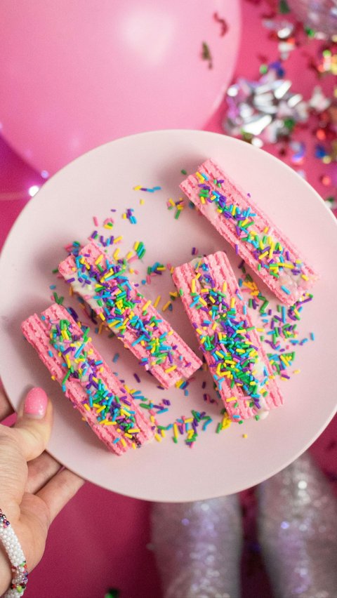 Make Sprinkles with Your Favorite Colors, Only Need 3 Ingredients