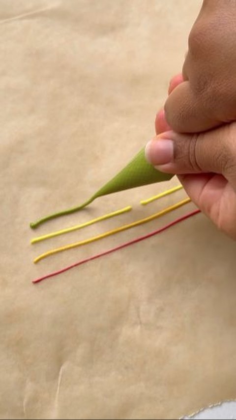 Make Sprinkles with Your Favorite Colors, Only Need 3 Ingredients