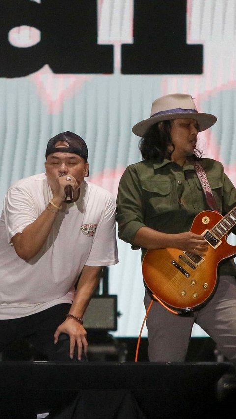 FOTO: Netral 92 ft Gugun Blues Shelter Guncang Panggung The 90's Festival 2024