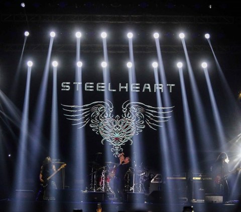 FOTO: Aksi Ronan Keating dan Steelheart Memukau Penonton di The 90's Festival Jakarta