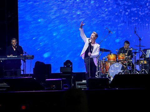 Nostalgic Portrait with Ronan Keating, A1, and Steelheart at The 90's Festival, Absolutely Amazing!