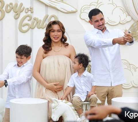 8 Potret Gender Reveal Anak Ketiga Jessica Iskandar, Ternyata ini Jenis Kelamin Calon Buah Hati