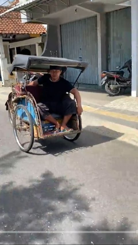 Viral ‘Autopilot Rickshaw’ Passes on the Road, Driver Relaxedly Sits in the Passenger Seat