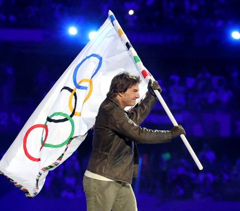 FOTO: Semarak Penutupan Olimpiade 2024 di Paris: Mulai Pesta Kembang Api hingga Atraksi Mendebarkan Tom Cruise Lompat dari Atap Stadion