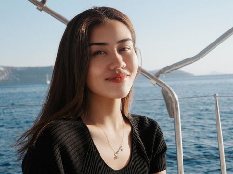 10 Potret Romantis Aaliyah Massaid dan Thoriq Halilintar Honeymoon di Santorini, Mesra Banget di Atas Kapal