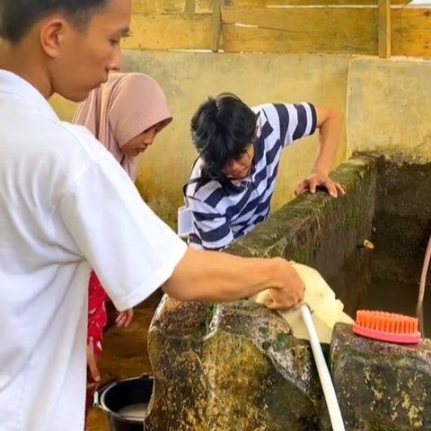 Renovasi Musala yang Sudah Tak Terpakai, Aksi Mahasiswa KKN Ini Banjir Pujian