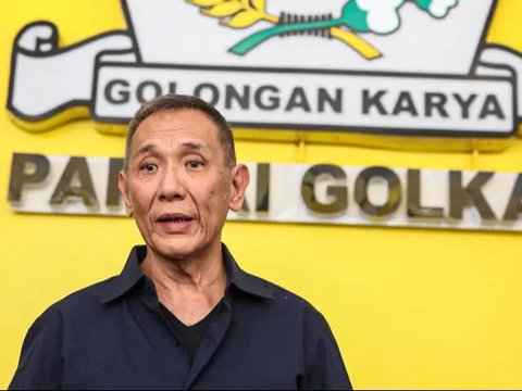 FOTO: Momen Jusuf Hamka Datangi Markas Golkar Serahkan Langsung Surat Pengunduran Diri Sebagai Kader dan Cawagub