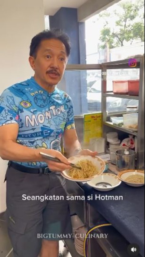 Viral Friend of Hotman Paris Becomes a Noodle Seller, Classmate in Law Major