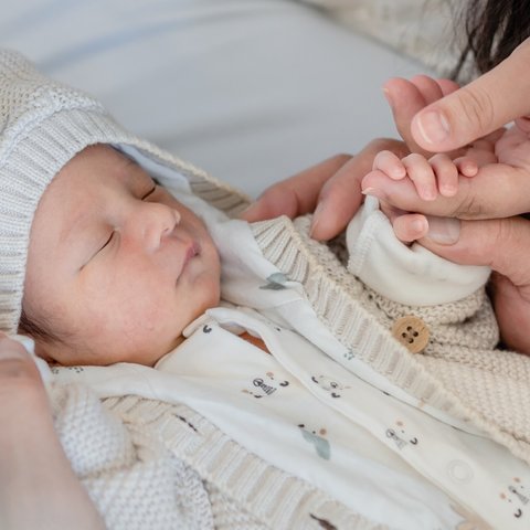 Potret Terbaru Baby Agham Anak Via Vallen yang Ramai Disebut Berparas Ganteng, Netizen 'Papa Chevra Kemasan Sachet'