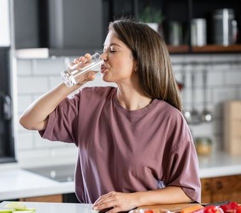 5 Reasons Warm Water Can Help Lower Cholesterol Levels