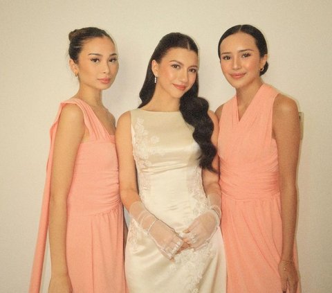 Portrait of Beby Tsabina as Cassandra Lee's Bridesmaid, Just as Beautiful as the Bride