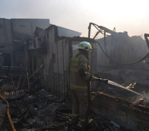 FOTO: Penampakan Kawasan Permukiman Padat Penduduk di Manggarai yang Ludes Terbakar,  Sebabkan 1.050 KK Mengungsi