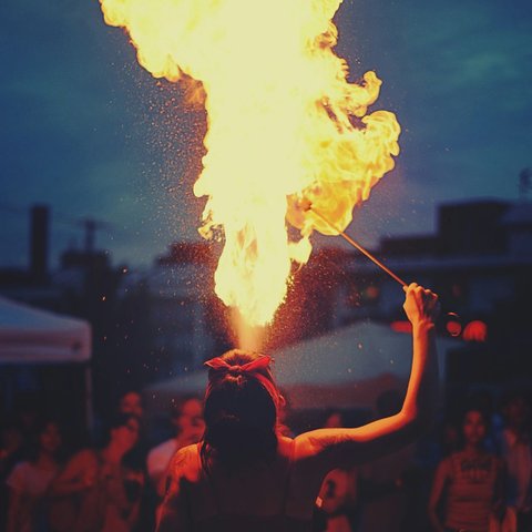 Karnaval selalu menjadi momen yang dinanti-nanti karena menghadirkan kegembiraan dan keceriaan di tengah masyarakat.