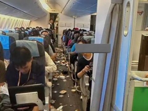 Moments of EVA Air Flight Jakarta-Taipei Encountering Severe Turbulence, 6 Flight Attendants Injured