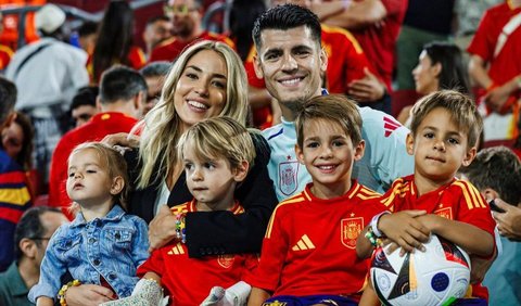 Kapten Timnas Spanyol Alvaro Morata mengumumkan perceraiannya dengan model seksi Alice Campello.