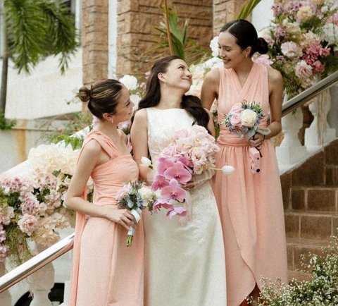 Jadi Bridesmaid di Pernikahan Cassandra Lee - Ryuken, Beby Tsabina dan Sephora Tampil Memukau