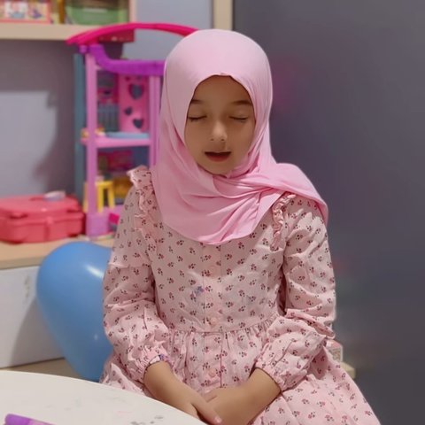 Potret Putri Sonny Septian & Fairuz Hafalkan Alquran Panen Pujian, Sosoknya Cantik Imut & Pintar