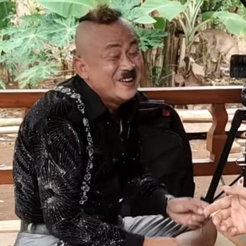 Lama Tak Terlihat, Anggota 'Srimulat' Berkumis Ini Memilih Tinggal di Pedesaan Bersama Keluarga